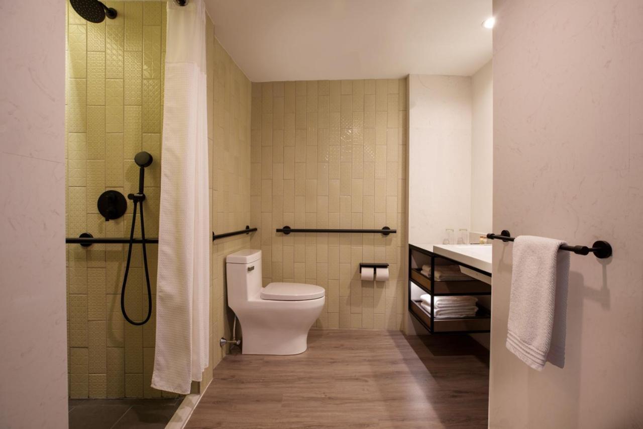 Renaissance New York Flushing Hotel At Tangram Esterno foto